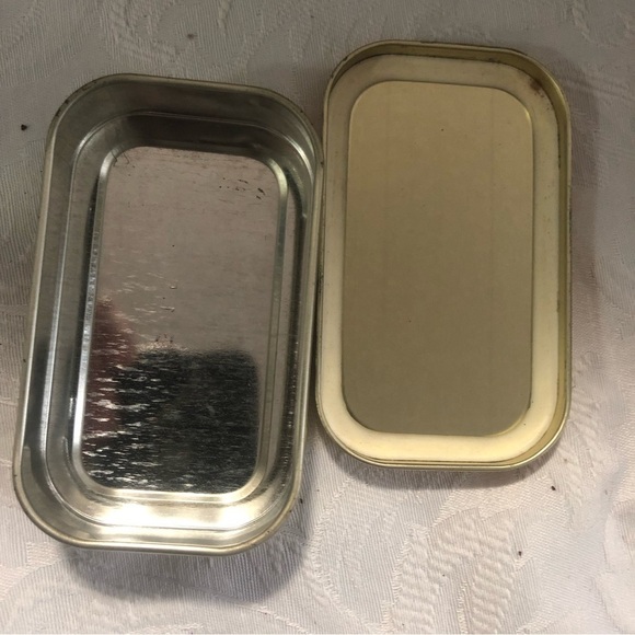 VINTAGE Erinmore Flake En Tranches Rare French Murray’s of Northern Ireland Tin - Picture 2 of 3